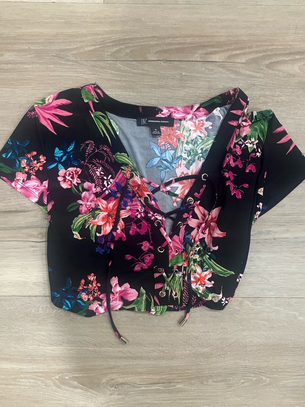 INC NWT new w tags Marla bouquet short sleeve lace up blouse paradise print XL